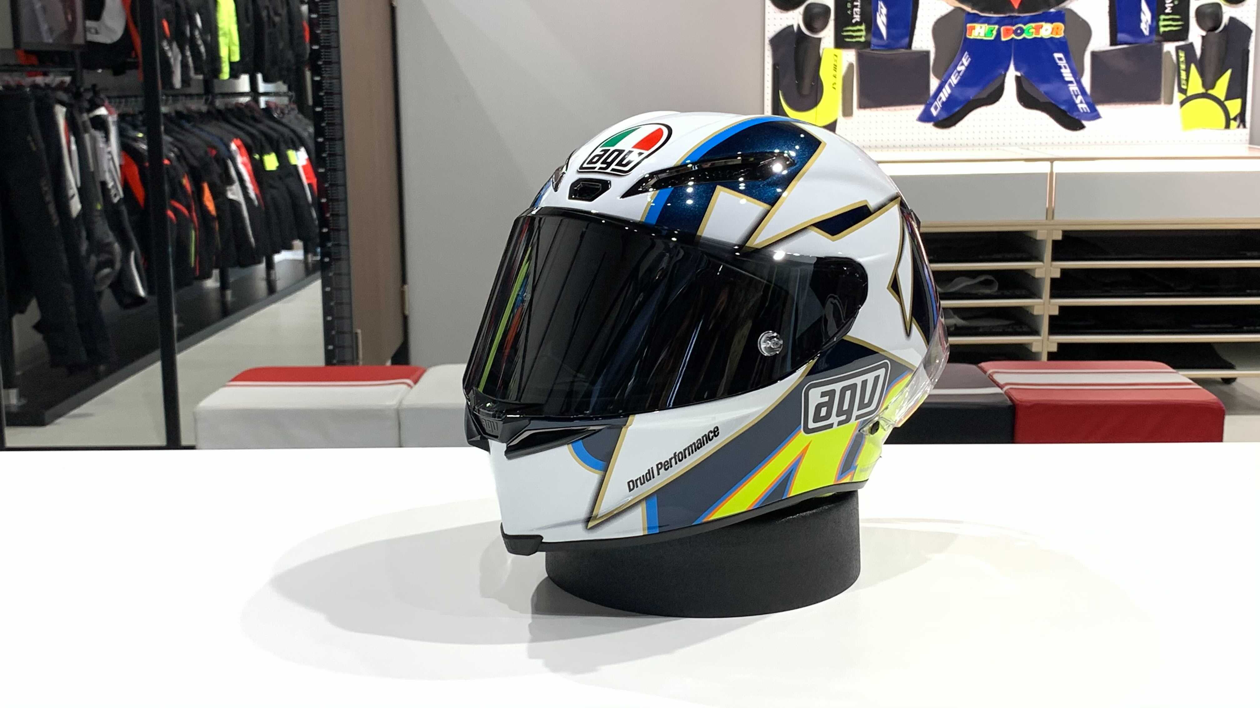 agv JAPAN 注文 KENNYの女性用ヘルメット